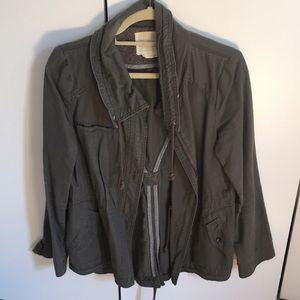 Women’s hunter Green fall coat w/ embellished back